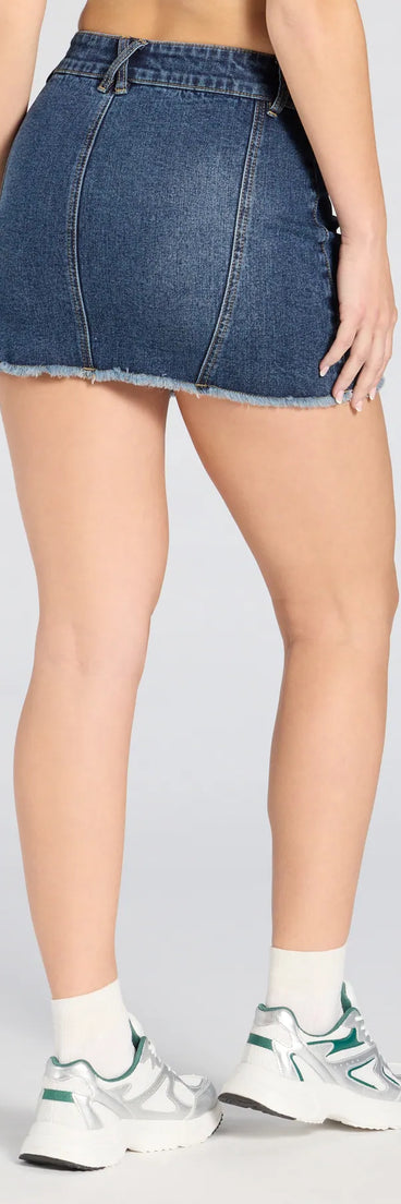 Designed for campus outfits, sleek workwear, and on-the-go moments, the Cute Expectation Mid-Rise Denim Mini Skirt is a trendy dark denim wash bottom for women bringing effortless fall versatility.