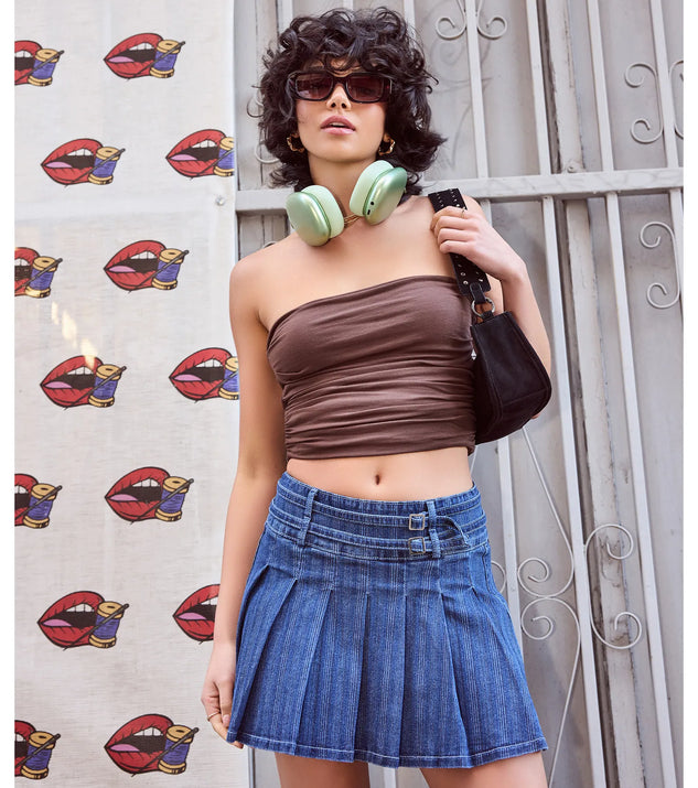 Create bold, fashion-forward looks for spring or summer with the Treat Yourself Mid-Rise Pleated Denim Mini Skirt in denim blue, a must-have piece from Windsor’s collection of stylish bottoms for women.