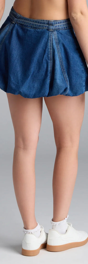 Perfect for weekend hangs, late-night pics, and everything in between, the Definite Charmer Mid-Rise Belted Denim Bubble Skirt in dark denim wash brings that cool-girl vibe to any fit check.