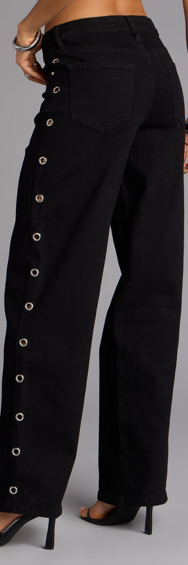 This piece brings trend-right energy to the Ring It In Grommet Wide-Leg Denim Jeans, perfect for fall outfits that stand out.