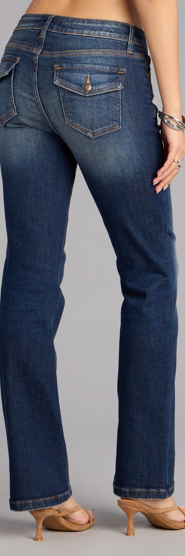 This dark denim wash piece brings trend-right energy to the Effortlessly Cool Mid-Rise Flare Jeans, perfect for fall outfits that stand out.