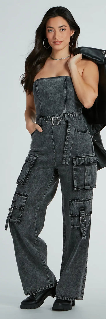 The Pit Stop Strapless Cargo Acid Wide Leg Denim Jumpsuit is a stylish women's denim jumpsuit, perfect for creating easy winter outfits, from casual days to seasonal gatherings.