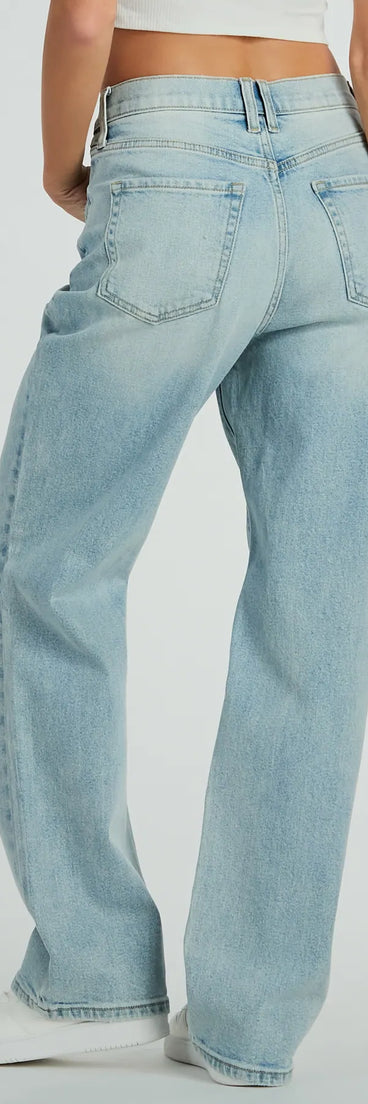  Authentic Trendsetter High Rise Denim Boyfriend Jeans is a pair of women's pants with an on-trend leg style and elevated fabric that adds texture, perfect for crafting effortless office-ready winter outfits.