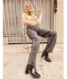 
Upgrade your style game for 2025 with the Totally Edgy Mid-Rise Wide-Leg Denim Jeans in gray, perfect for any fashion-forward wardrobe.
