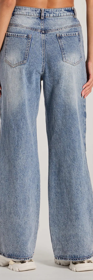  Stylish Journey High-Rise Straight-Leg Denim Jeans is a pair of women's pants with an on-trend leg style and elevated fabric that adds texture, perfect for crafting effortless office-ready winter outfits.