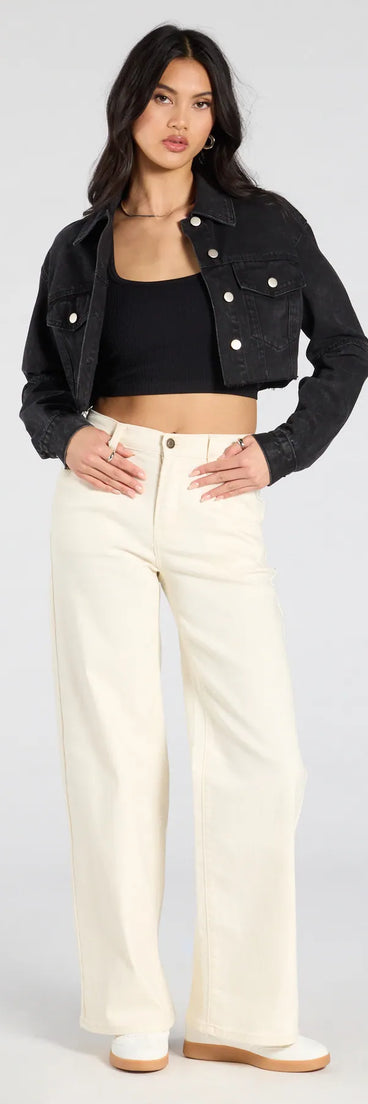 Create bold, fashion-forward looks for summer with the Perfect Day High-Rise Straight Leg Denim Jeans in ivory, a must-have piece from Windsor’s collection of stylish bottoms for women.