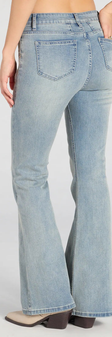 Elevate summer looks with the Vibe Check High-Rise Flare Denim Jeans, a sleek pair of light blue jeans designed for comfort, shape, and style.