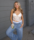 Create bold, fashion-forward looks for spring or summer with the Trend Seeker Boxer Trim Wide-Leg Denim Jeans in medium denim wash, a must-have piece from Windsor’s collection of stylish bottoms for women.