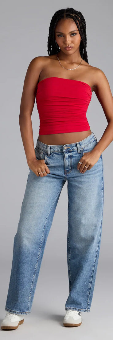 Choosing medium denim wash jeans means the It's Giving Trends Mid Rise Straight Leg Denim Jeans are your new power move—polished enough for plans, bold enough for the gram.