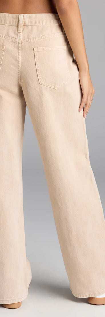 Designed for campus outfits, sleek workwear, and on-the-go moments, the Fresh Vibes Mid-Rise Wide Leg Denim Jeans are trendy taupe bottoms for women bringing effortless fall versatility.