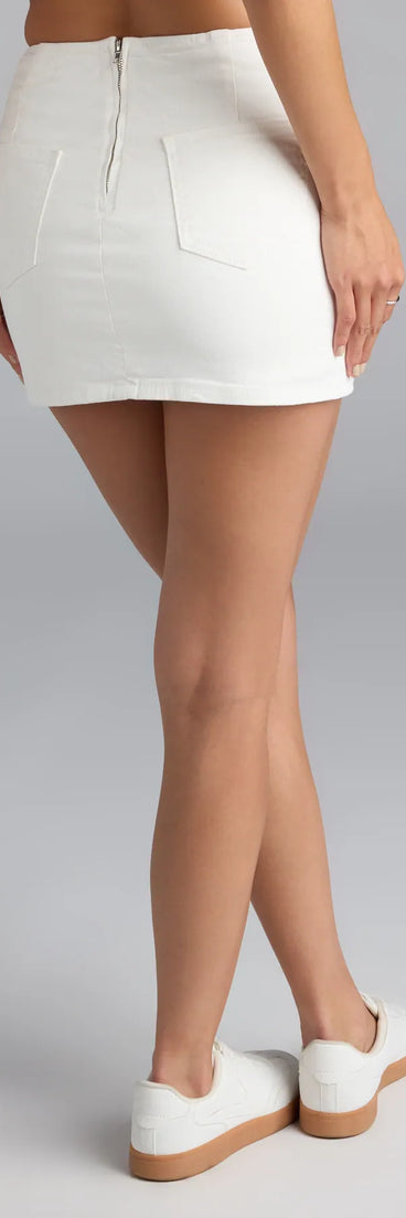 Stay flirty and fuss-free in the Always Ready Mid-Rise Slit Denim Mini Skort, a dark denim wash denim skort that’s all about movement and edge.