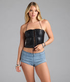 Keep your look easy and on-trend with the Trail Blazer Mid-Rise Denim Hot Shorts, medium denim wash jean shorts made for everyday summer outfits.