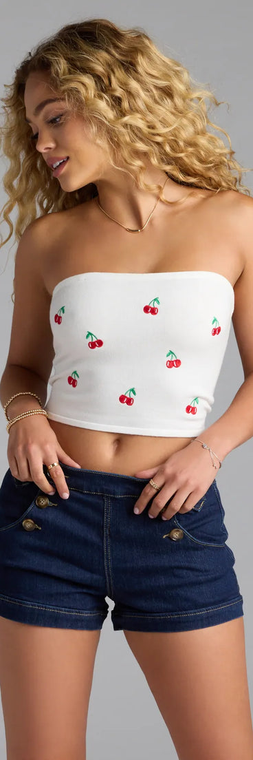 Upgrade your seasonal wardrobe with the Button Up Darling Mid-Rise Denim Shorts, trendy shorts in dark denim wash made to mix, match, and stand out.