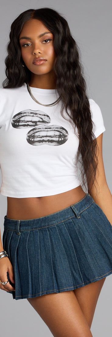 Make a fall statement in denim tones that highlight the Throwback Cool Pleated Denim Mini Skort as a must-have among fall bottoms for women.