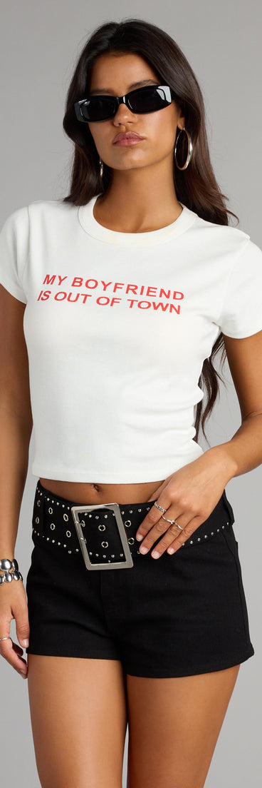 Make a fall statement in the Rebel Edge Belted Denim Shorts, a closet must-have among fall bottoms for women.