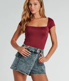 
Upgrade your style game for 2025 with the Trendy Impression Acid-Wash Denim Wrap Skort in dark denim, perfect for any fashion-forward wardrobe.