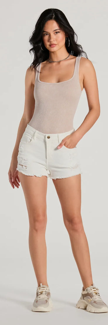 Upgrade your style game for 2025 with the Flirty Pick Mid-Rise Pleated Denim Skort, perfect for any fashion-forward wardrobe.