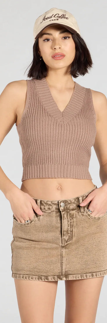 Create bold, fashion-forward looks for any event or for your page with the Edgy Yet Sweet Mid-Rise Denim Mini Skort in brown, a must-have piece from Windsor’s collection of stylish bottoms for women.