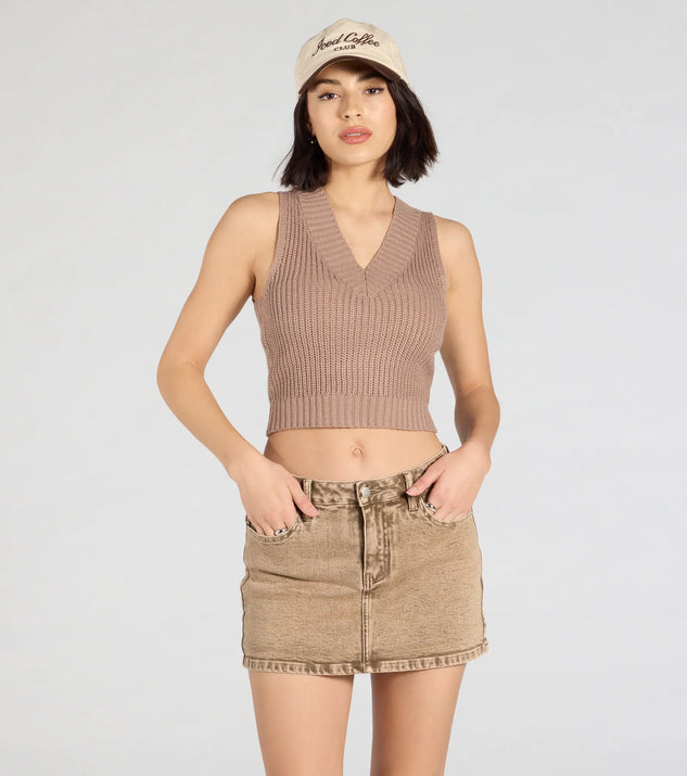 Create bold, fashion-forward looks for spring or summer with the Edgy Yet Sweet Mid-Rise Denim Mini Skort in brown, a must-have piece from Windsor’s collection of stylish bottoms for women.
