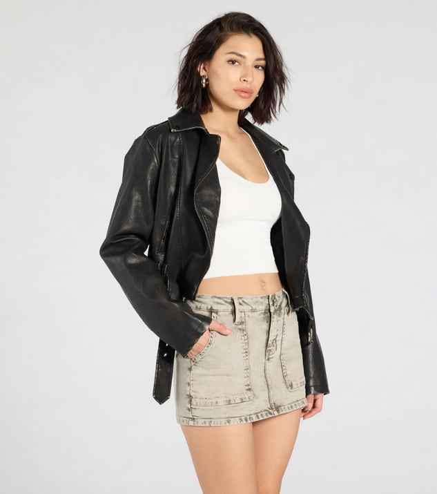Choosing the sage green skort says you’re ready to show off in the Hit The City Mid-Rise Acid Denim Skort, a warm-weather staple that elevates your outfit and seasonal style.