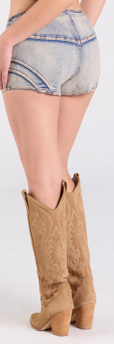 Keep your look easy and on-trend with the Stand Out Mid-Rise Denim Hot Shorts, denim blue jean shorts made for everyday outfits.