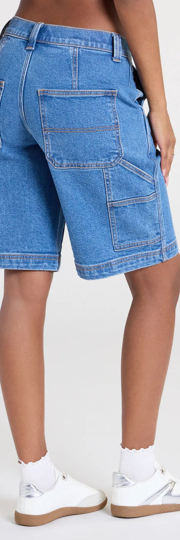 Keep your look easy and on-trend with the Big Deal Mid-Rise Denim Jorts, medium denim wash jean shorts made  for everyday outfits.