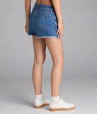 Choosing the medium denim wash skort says you’re ready to show off in the Timeless Staple Mid-Rise Button Denim Skort, a warm-weather staple that elevates your outfit and seasonal style.