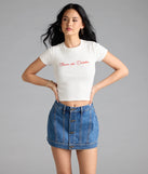 Choosing the medium denim wash skort says you’re ready to show off in the Timeless Staple Mid-Rise Button Denim Skort, a warm-weather staple that elevates your outfit and seasonal style.