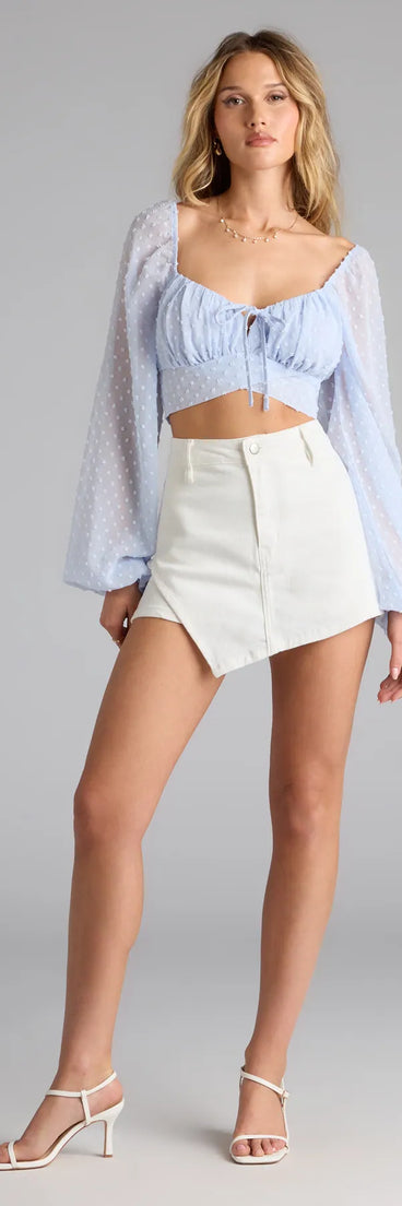 Choosing the white skort says you’re ready to show off in the Trendy Moment Wrap Denim Skort, a versatile fall seperate that pairs effortlessly with layers and elevates your cool-weather style.