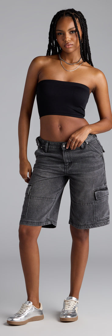 Get inspired with the Majorly Fresh Mid-Rise Cargo Denim Jorts, a feed-worthy piece that’s part of Windsor's updated and curated women’s clothing edit packed with must-have fall outfit ideas.
