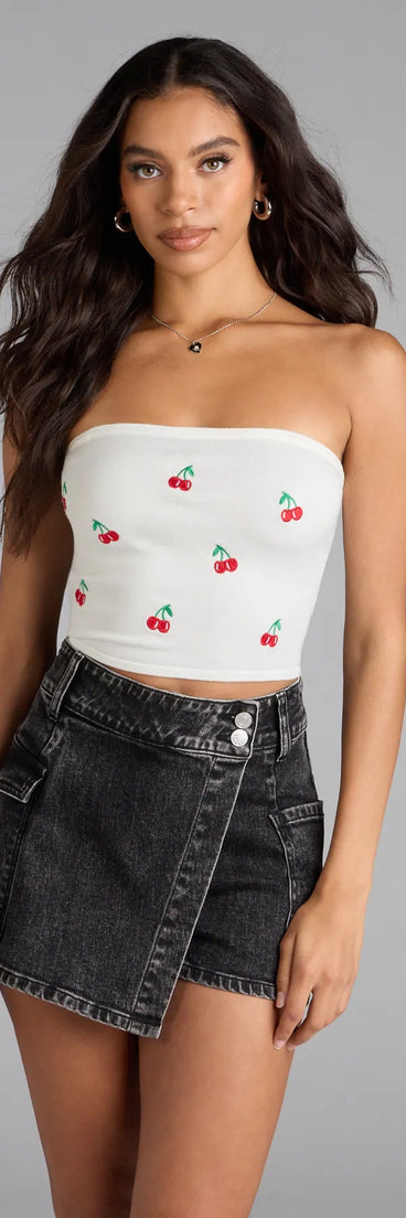 Choosing the black skort says you’re ready to show off in the Trending Moment High-Rise Wrap Denim Skort, a warm-weather staple that elevates your outfit and seasonal style.