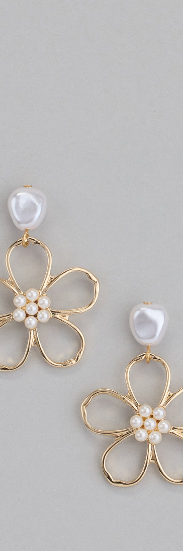 Polished Flower Pearl Earrings