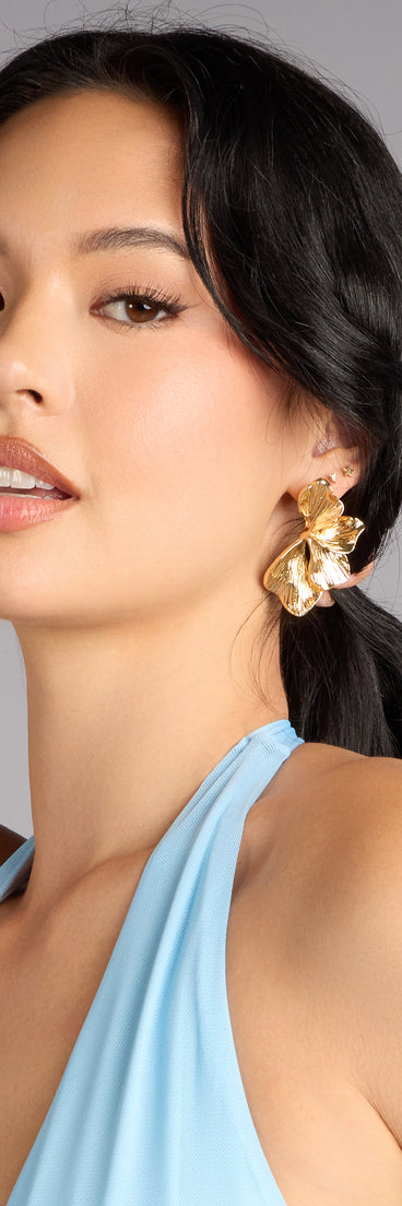 Falling For You Leaf Earrings