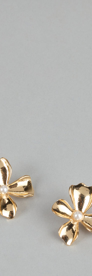 Bloom Bold Pearl Flower Stud Earrings