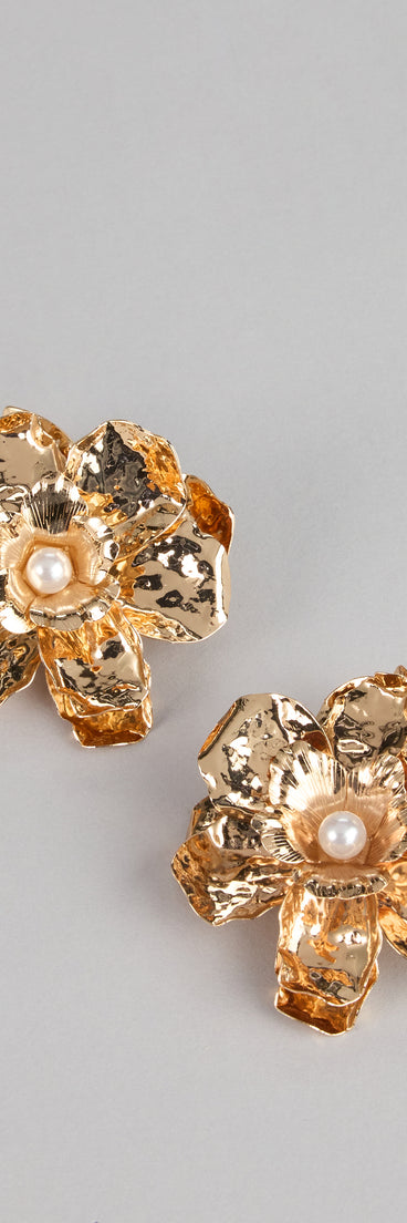 Floral Impact Pearl Earrings
