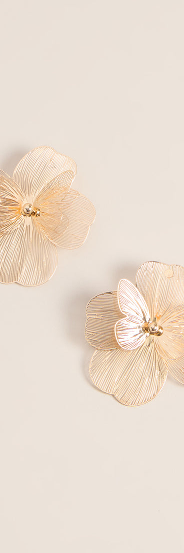 Pretty Extra Flower Statement Stud Earrings