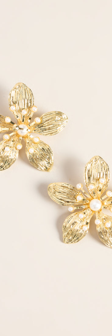 Bloom Theory Pearl Flower Earrings