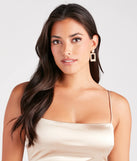 Glam Affair Small Door-Knocker Earrings
