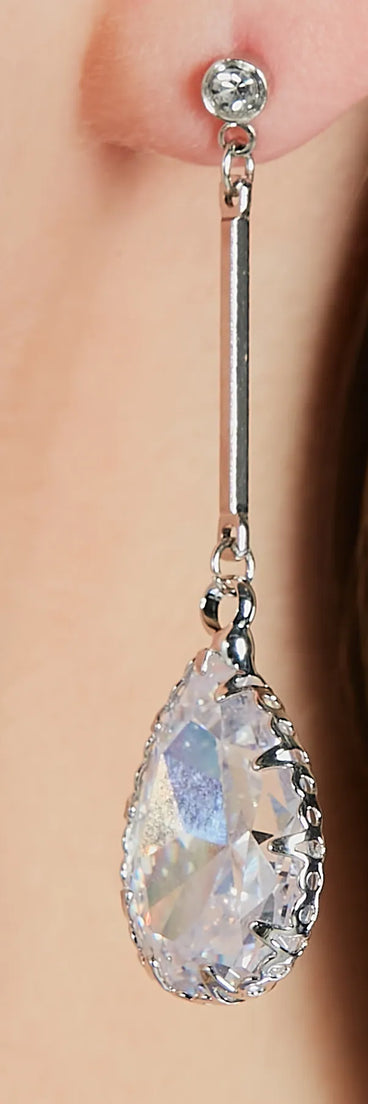 
Upgrade your style game for 2025 with the Sense Of Glamour Rhinestone Linear Earrings in silver, perfect for any fashion-forward wardrobe.