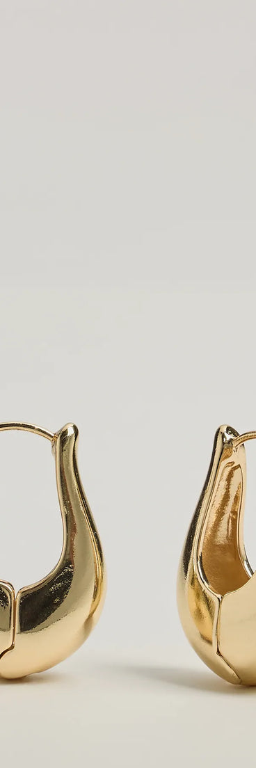
Upgrade your style game for 2025 with the Bold Glam Geometric Hoop Earrings in gold, perfect for any fashion-forward wardrobe.