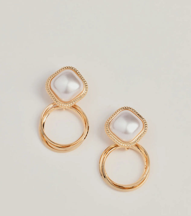 
Upgrade your style game for 2025 with the Luxe Statement Pearl Hoop Drop Earrings in gold, perfect for any fashion-forward wardrobe.