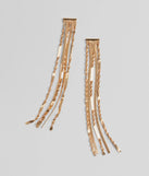 The Edgy Glam Long Chain Fringe Earrings in gold brings edge and energy to your vibe, ready to elevate any festival look or concert outfit.