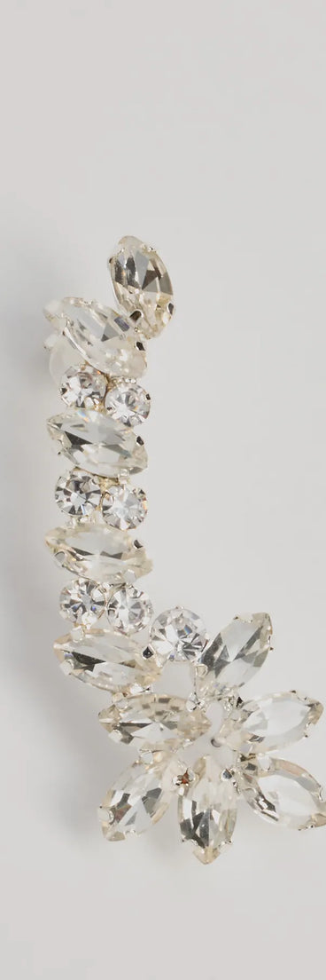 
Upgrade your style game for 2025 with the Luxe Feels Rhinestone Ear Crawler Earring in silver, perfect for any fashion-forward wardrobe.