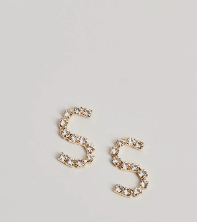 
Upgrade your style game for 2025 with the S Initial Rhinestone Stud Earrings in gold, perfect for any fashion-forward wardrobe.