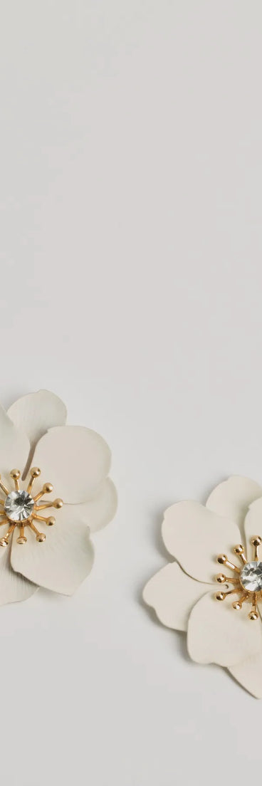 Get inspired with the Blooming Glam Flower Stud Earrings, a feed-worthy ivory piece that’s part of Windsor's updated and curated women’s clothing edit packed with must-have fall outfit ideas.