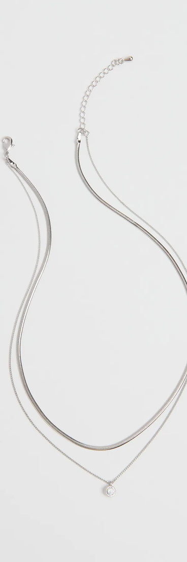 The Simple Touch Rhinestone Layered Necklace in silver brings edge and energy to your vibe, ready to elevate any festival look or concert outfit.