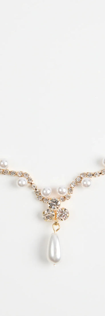 Chic Elegance Rhinestone And Pearl Necklace