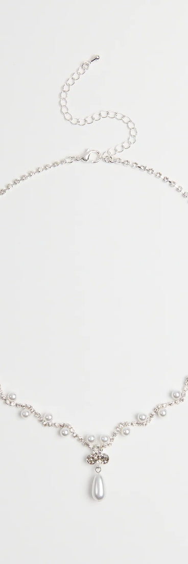 Chic Elegance Rhinestone And Pearl Necklace