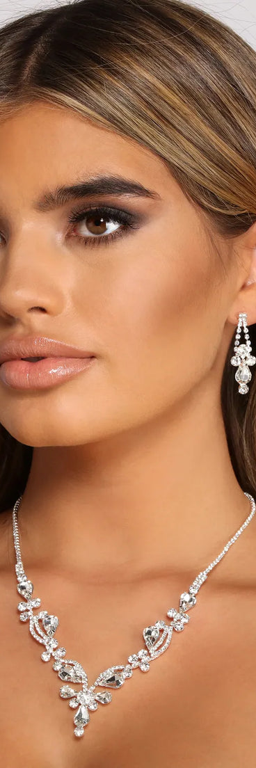 Lookin' Luxe Glamorous Necklace And Earrings Set