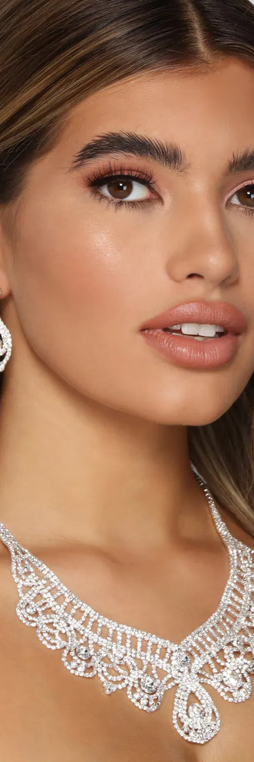 Reign In Luxe Statement Collar And Duster Earrings Set